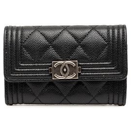 Tarjetero Boy Matelassé Coco Mark de Chanel Negro