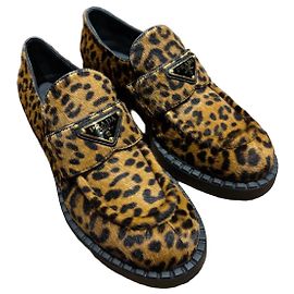 Mocasines de pelo de ternera con estampado de leopardo Prada Estampado de leopardo