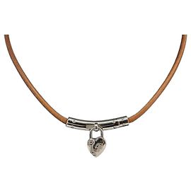 Hermès Collier Choker Cœur Cadena Viviride en cuir marron Hermes Marron