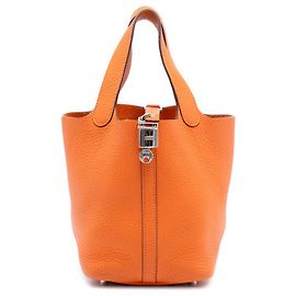 Hermès Orange Clemence Picotin Lock 18 Orange