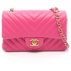 Mini bolsa de ombro em V Chevron da Chanel Rosa