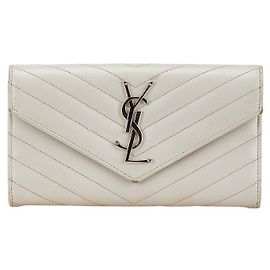 Yves Saint Laurent Lange Geldbörse aus Leder V Stitch Cassandra von Saint Laurent Weiß