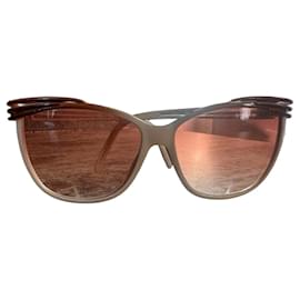 Lunettes de soleil surdimensionnées emblématiques des années 70 Yves Saint Laurent modèle 8631 – Fabriquées en France Marron Beige