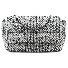 Chanel Noir CC Tweed Herringbone à Rabat Noir