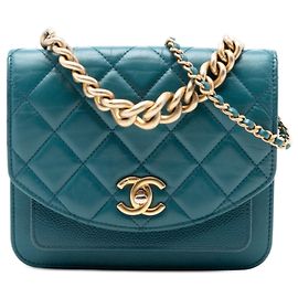 Chanel Mini Azul em Couro Matelassado de Bezerro e Corrente de Caviar Azul Outro