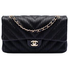 Chanel Preto Médio Clássico Chevron Couro de Bezerro Plissado Duplo Preto