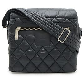 Borsa a tracolla piccola in nylon e pelle Chanel Cocoon Nero