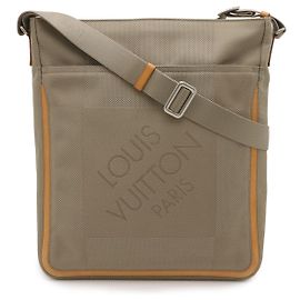 Bolsa de Ombro Damier Geant Louis Vuitton Marrom