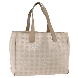 CHANEL Nova Bolsa Tote de Viagem Nylon Bege Prata CC Auth BA11399 Prata Bege