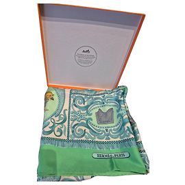 Sciarpa Hermès in seta verde 90x90 Verde