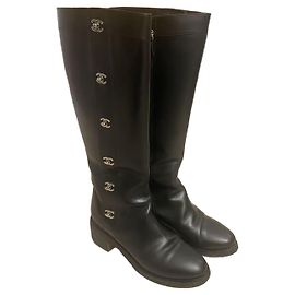Botas Multi Logo CC da Chanel Runway incríveis Preto