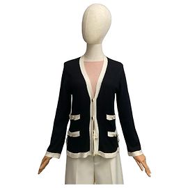 By Malene Birger Schwarzer Wollcardigan mit cremefarbenem Besatz und goldenen Knöpfen Schwarz Roh