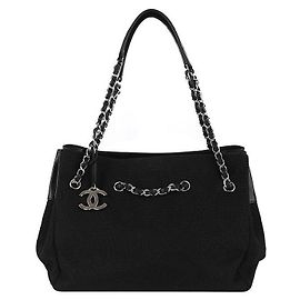 Chanel Bolsa de ombro em canvas Chevron com corrente Preto