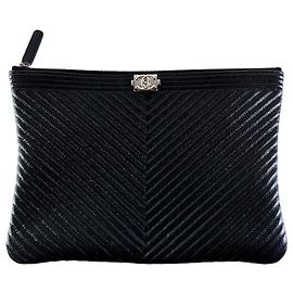 Chanel Clutch Chevron in Caviar per Uomo Nero