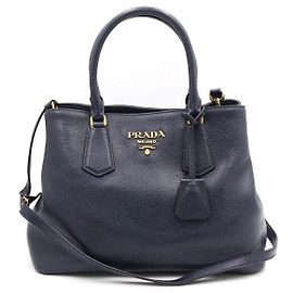 Prada Bolsa tote em couro Vitello Daino com logo dourado Azul