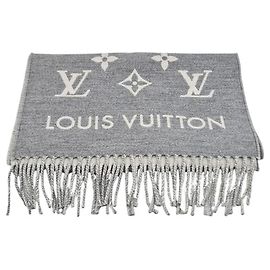 Louis Vuitton Alles über den Schal Braun