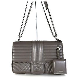 Prada Borsa a tracolla con catena Marrone