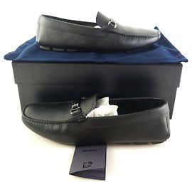 Prada Sapatilhas de condução em couro Saffiano com letras Preto