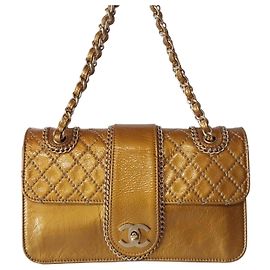 Chanel Borsa a spalla corta in vernice classica D'oro