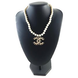 Chanel Colar de pérolas CC Preto