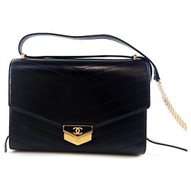 Chanel Bolsa de Ombro com Aba Chevron Preto