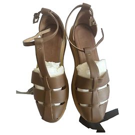 Max Mara Leather Fisherman Platform Sandals – New in Box Brown