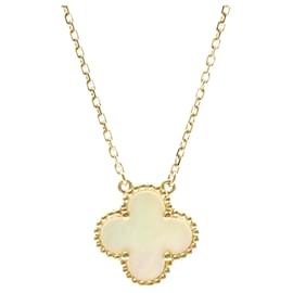 Van Cleef & Arpels Vintage Alhambra Pendant Necklace Golden