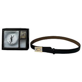 Conjunto de cintos de couro vintage Yves Saint Laurent preto Preto