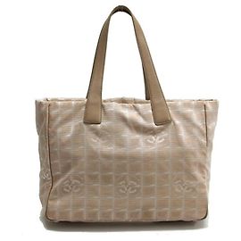 Tote MM da nova linha de viagem Chanel em bege Bege