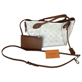 Bolsa Hina Louis Vuitton Cinza