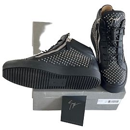 Tênis pretos com studs Giuseppe Zanotti Preto
