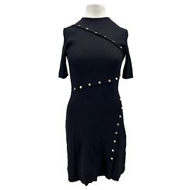 Robe courte noire Maje avec détails dorés Noir
