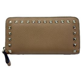 Valentino Rockstud Round Zip Wallet Beige
