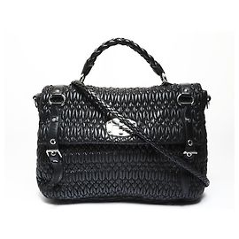 Borsa a Spalla Matelassé Miu Miu in Nero Nero