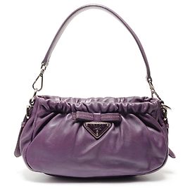 Bolsa de ombro de couro com logotipo triangular em fita Prada Roxo