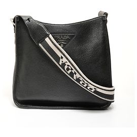 Bolsa de ombro de couro preto Prada Preto