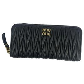 Miu Miu Matelassé Round Long Wallet Black