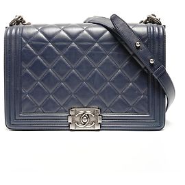 Borsa a Spalla Chanel Boy in Pelle di Agnello Blu Navy Blu navy