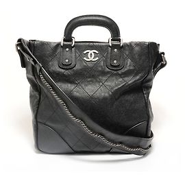 Borsa da bowling della linea Outdoor di Chanel in nero Nero