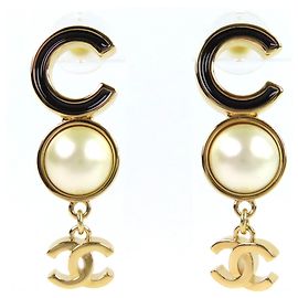 Orecchini a perla finta con il logo Coco di Chanel Nero D'oro