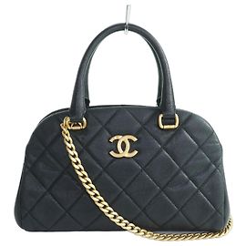 Chanel Handtasche aus gestepptem Kaviarleder Schwarz