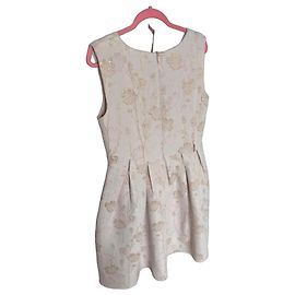 Autre Marque Robe rose poudré avec broderies florales dorées Rose