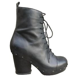Acne Studios Clogs Stiefeletten Schwarz Leder Holz Schwarz