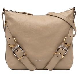 Pequena bolsa crossbody Voyou de couro bege da Givenchy Bege