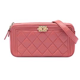 Clutch Chanel de Caviar Acolchado Rosa con Doble Cierre y Cadena Rosa