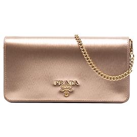 Carteira Prada Gold Vitello Move com corrente Dourado