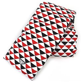Bufanda acolchada con capucha y logo triangular de Prada Negro Blanco Roja