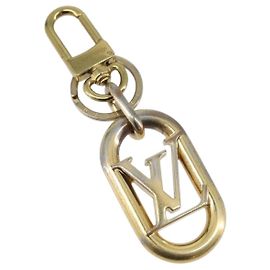 LOUIS VUITTON Charm Metall Gold LV Auth BA11657 Golden