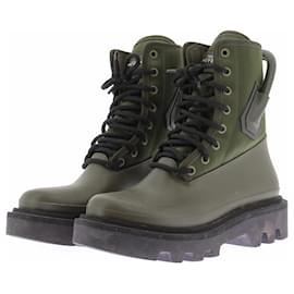 Botas Givenchy em couro verde Verde