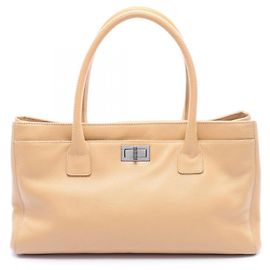 Bolsa Tote Executiva Chanel 2.55 Bege